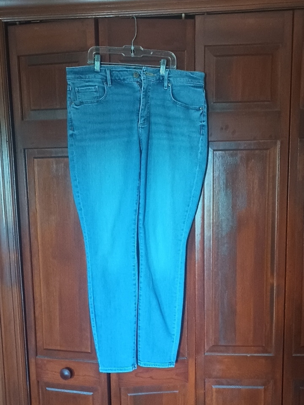 Size 10/30 Loft Medium To Light Wash Tapered Leg Jeans